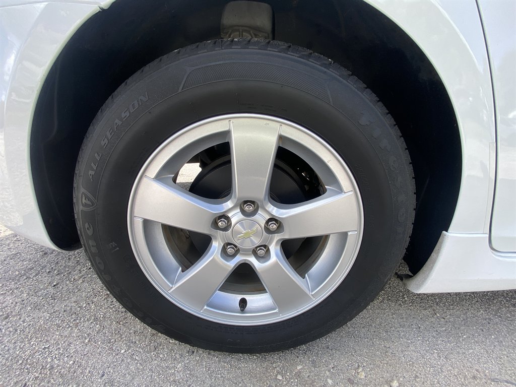 2014 Chevrolet Cruze - $5,490