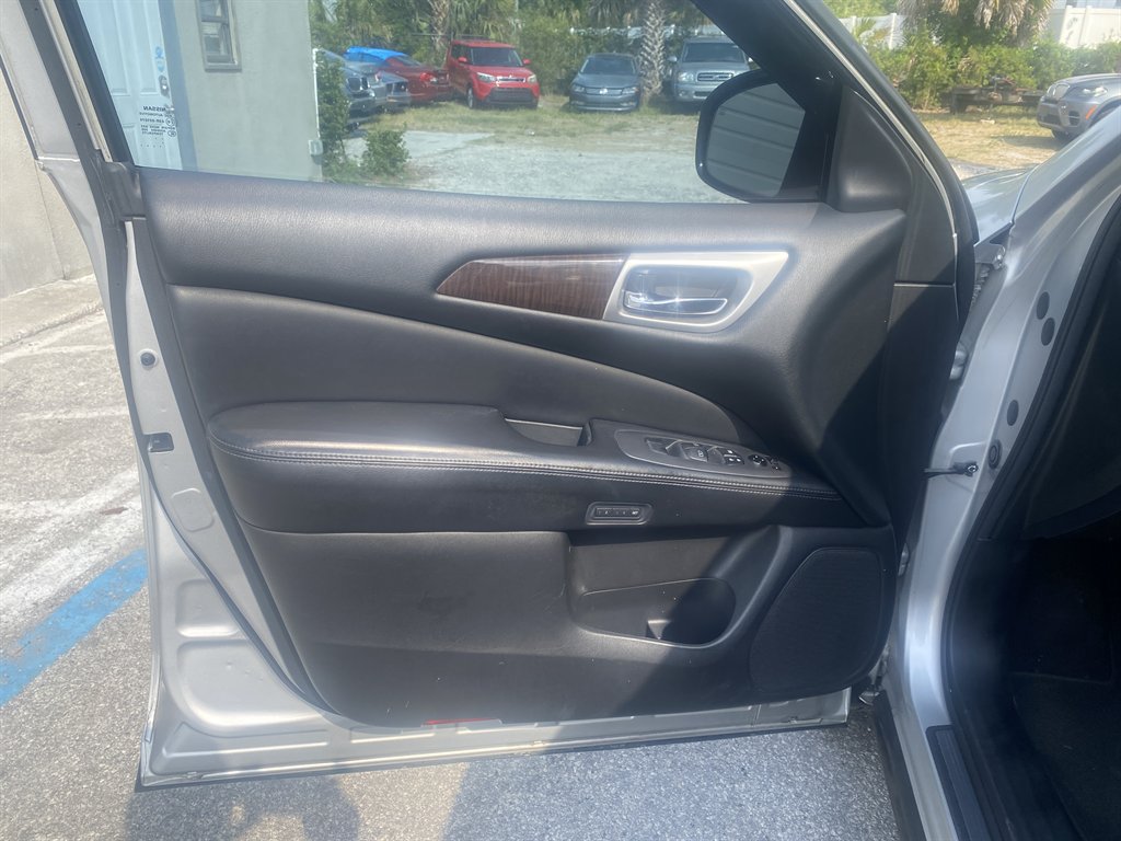 2013 Nissan Pathfinder - $5,490