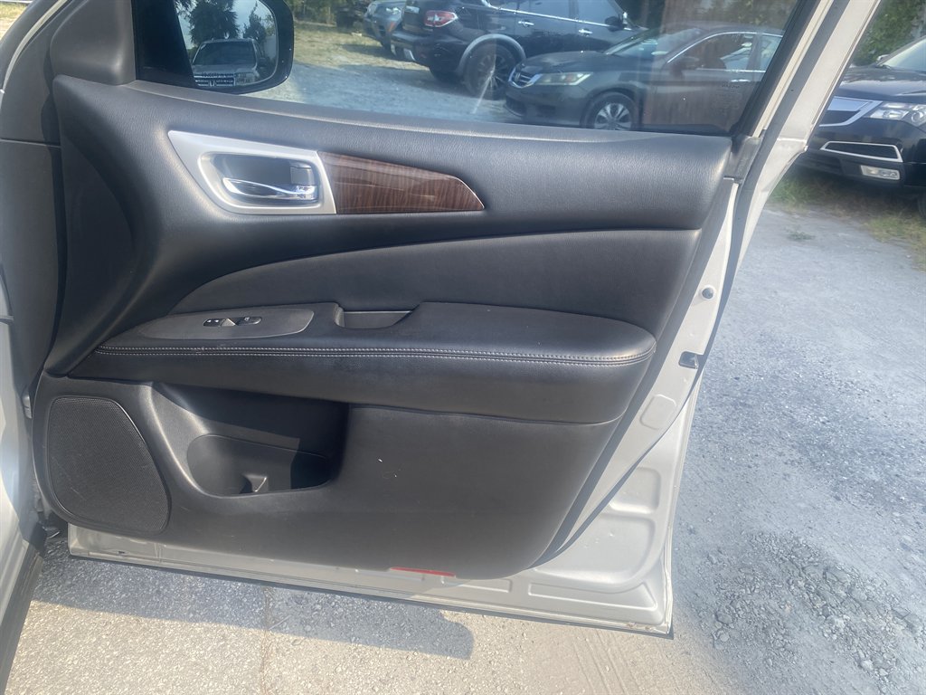 2013 Nissan Pathfinder - $5,490