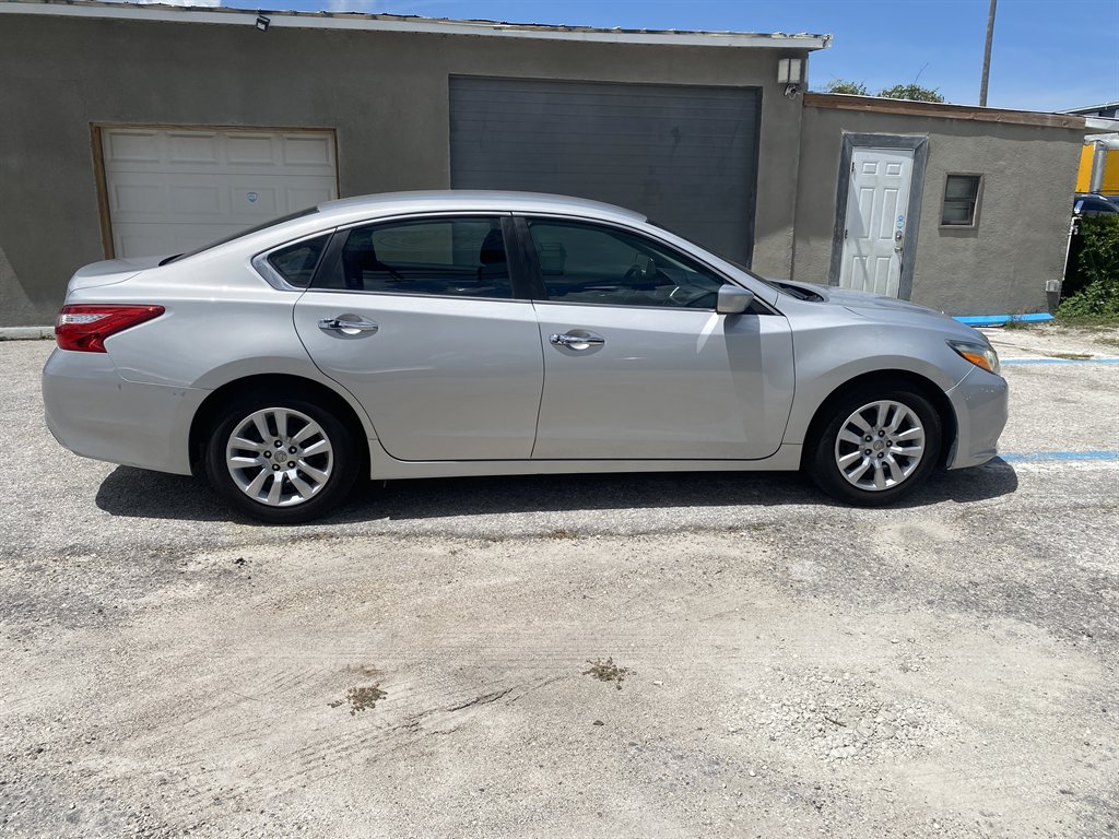 2017 Nissan Altima - $7,290