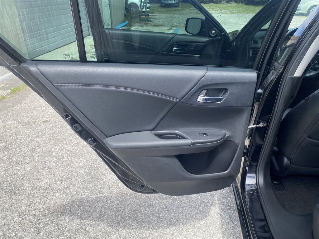 2015 Honda Accord - $9,990