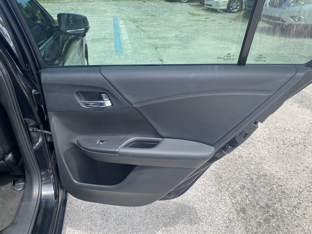 2015 Honda Accord - $9,990