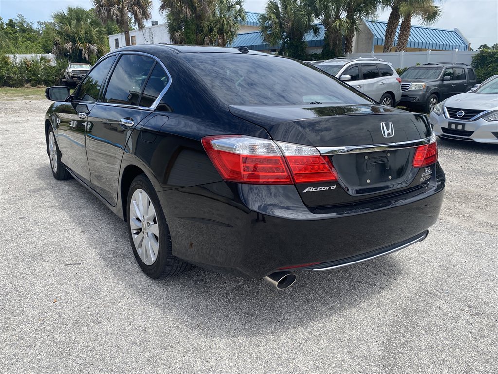 2015 Honda Accord - $9,990