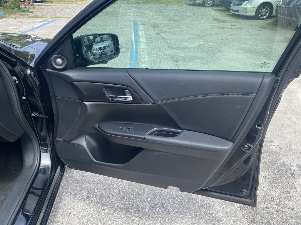 2015 Honda Accord - $9,990
