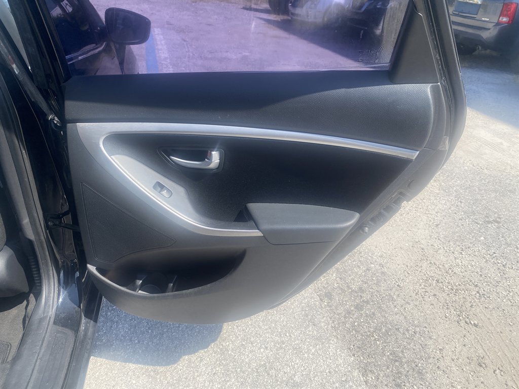 2014 Hyundai Elantra - $6,290