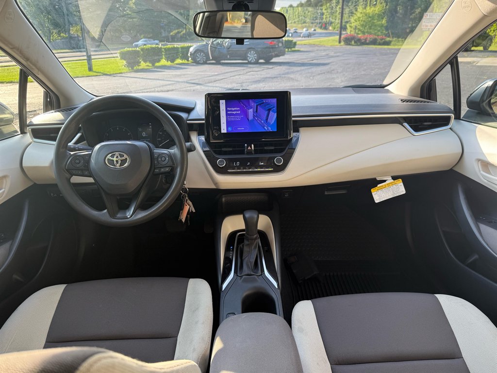 2023 Toyota Corolla LE photo