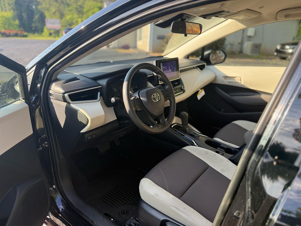 2023 Toyota Corolla LE photo