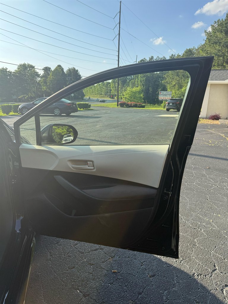 2023 Toyota Corolla LE photo