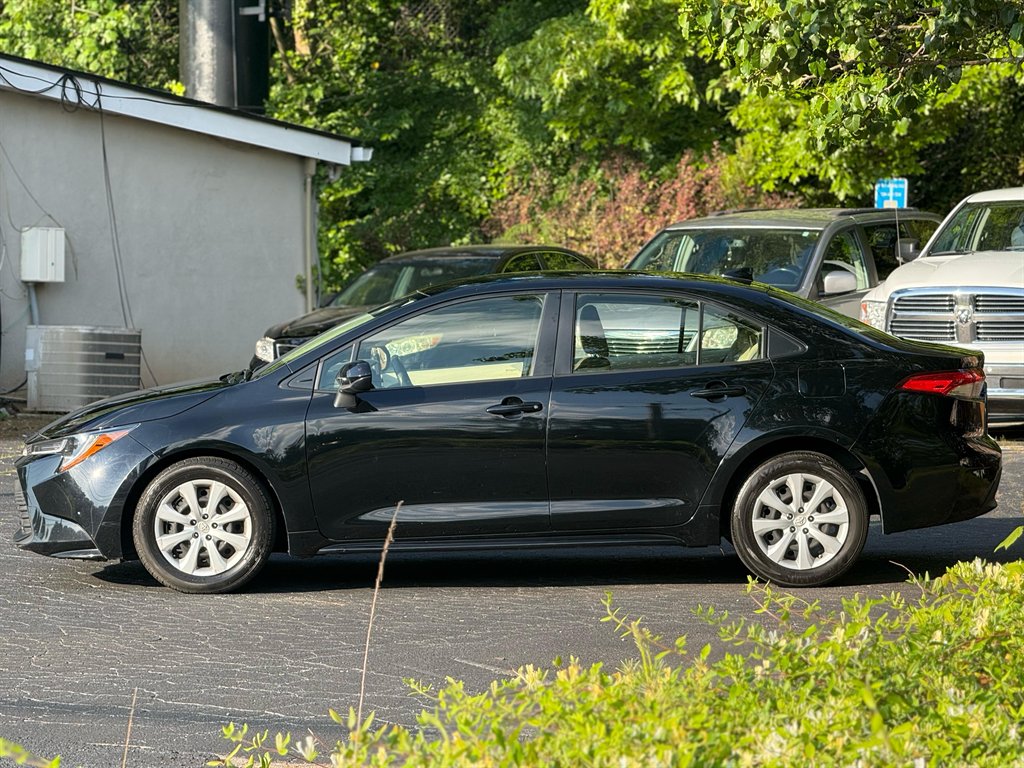 2023 Toyota Corolla LE photo