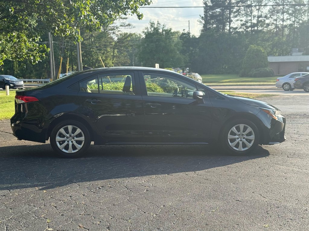 2023 Toyota Corolla LE photo