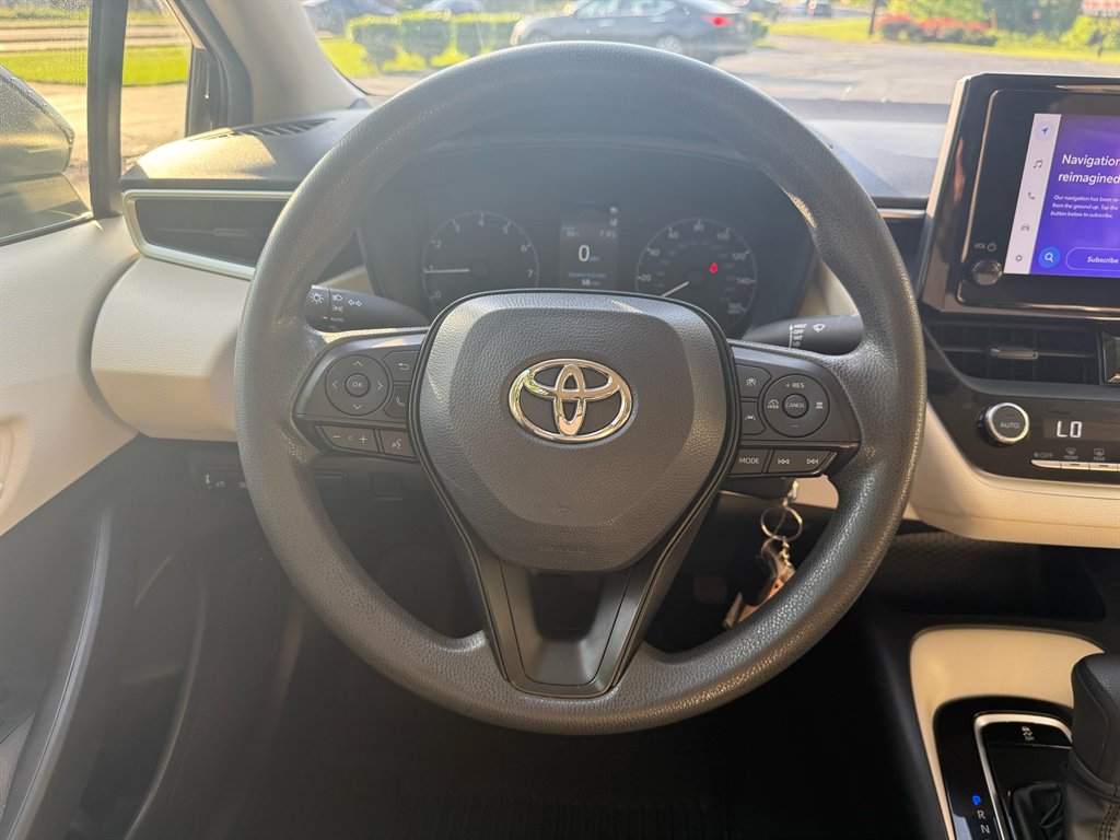 2023 Toyota Corolla LE photo