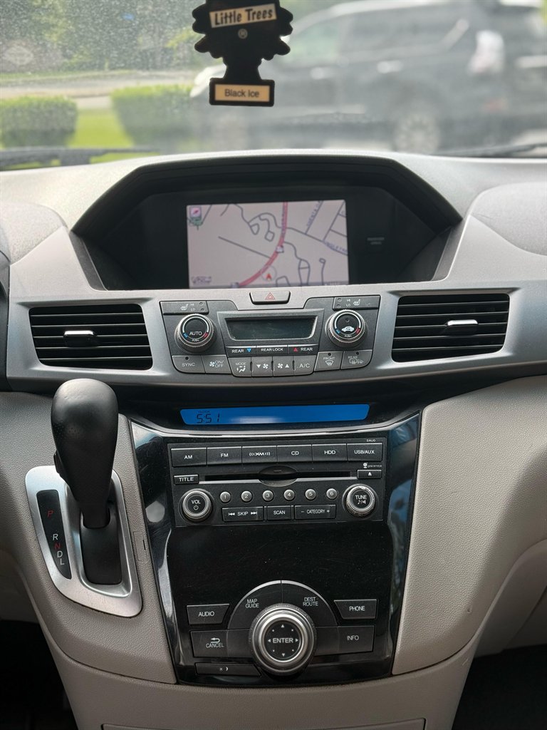 2011 Honda Odyssey EX-L w/DVD photo
