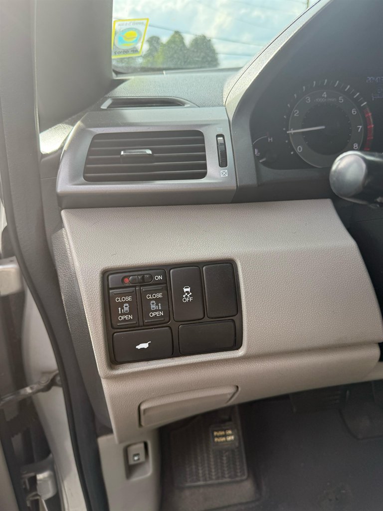 2011 Honda Odyssey EX-L w/DVD photo