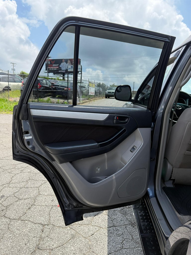 2006 Toyota 4Runner SR5 photo
