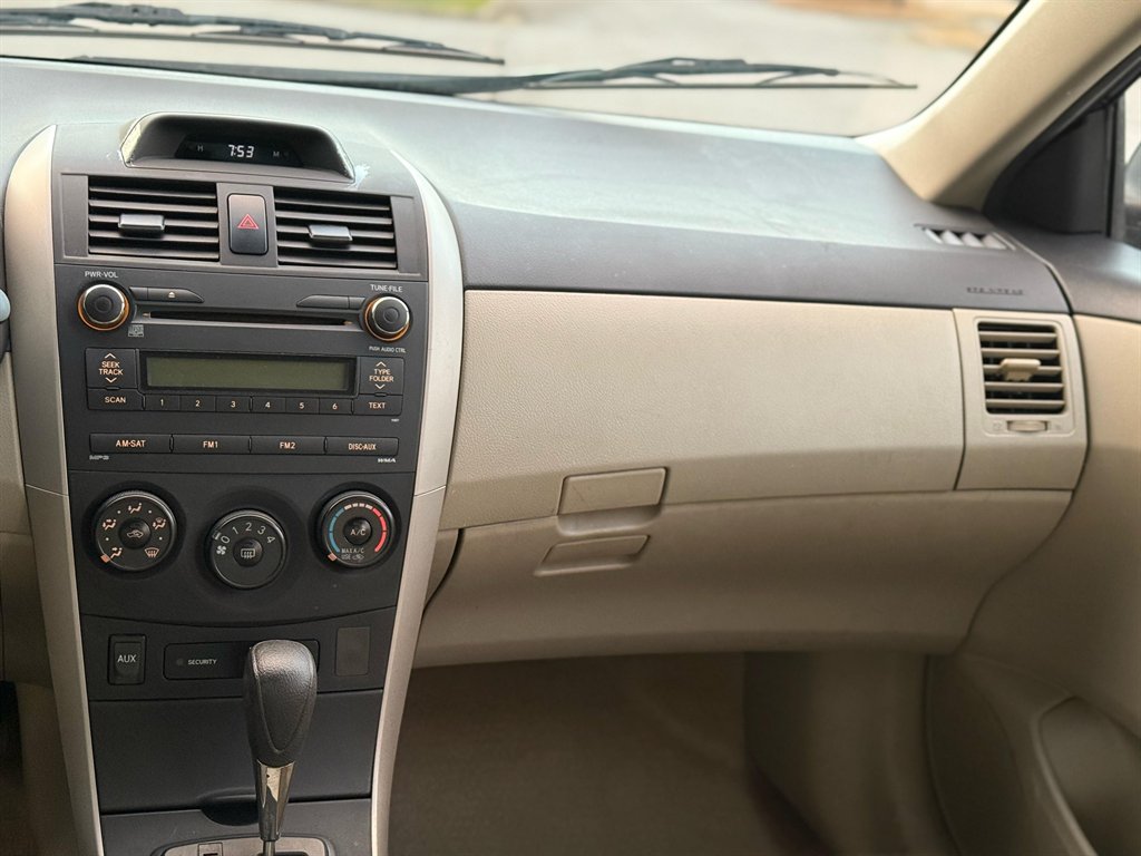 2013 Toyota Corolla L photo
