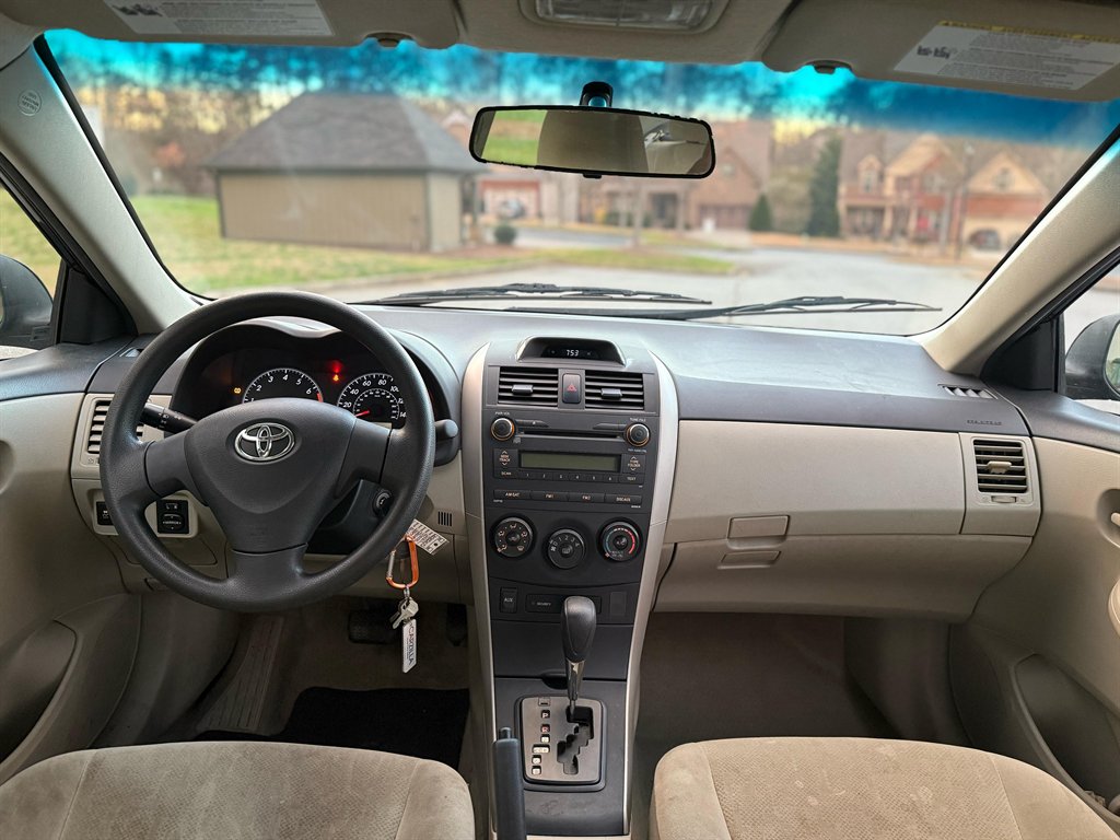 2013 Toyota Corolla L photo
