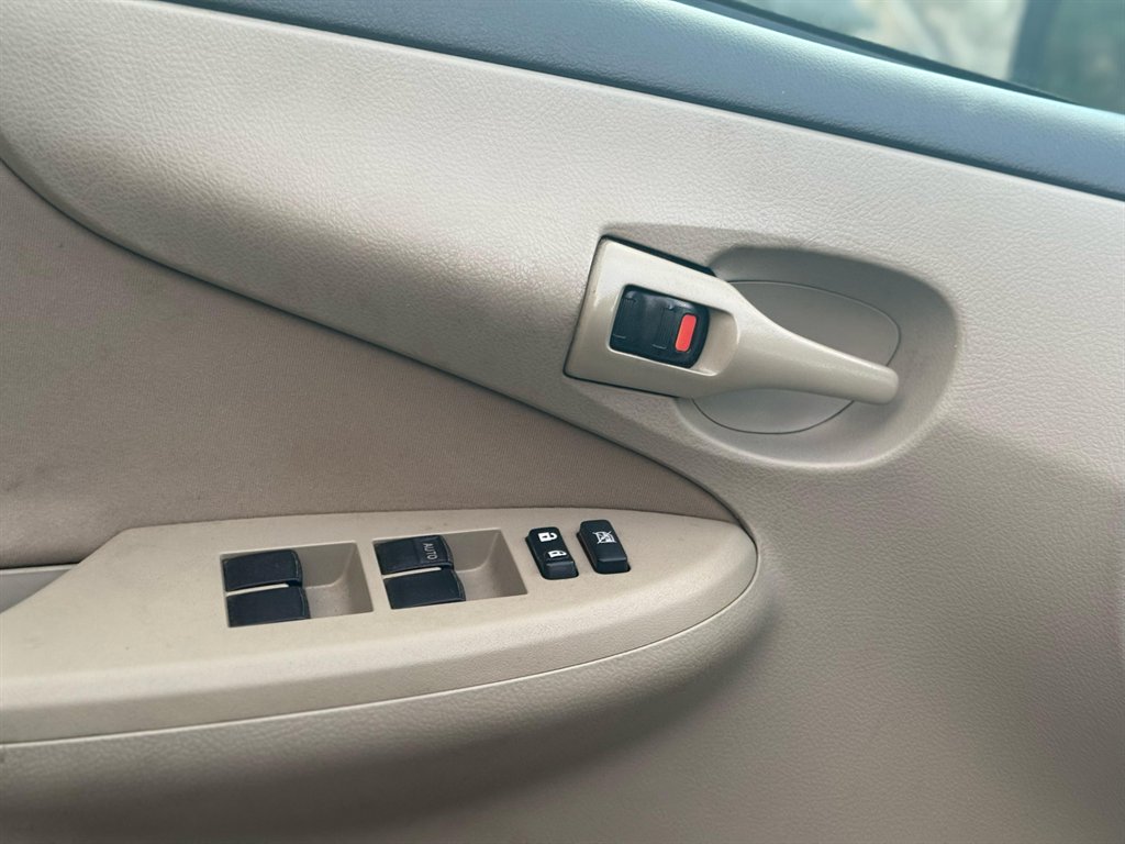 2013 Toyota Corolla L photo