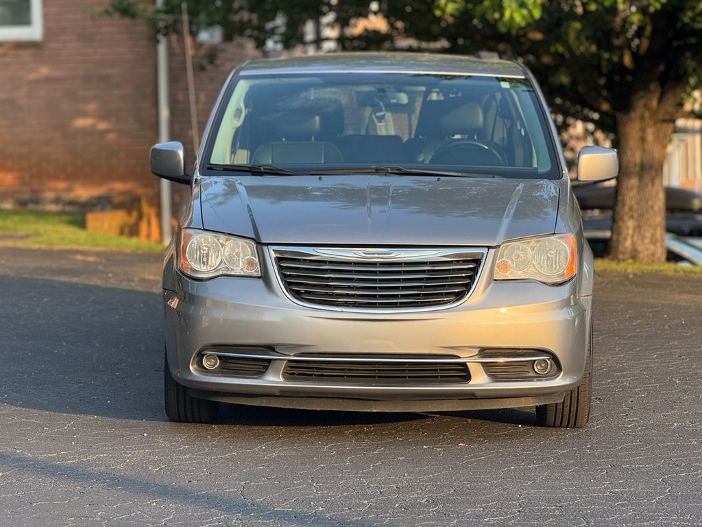 2014 Chrysler Town & Country Touring photo