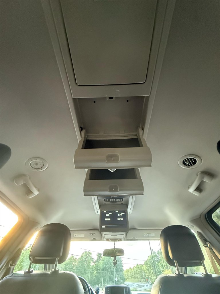 2014 Chrysler Town & Country Touring photo