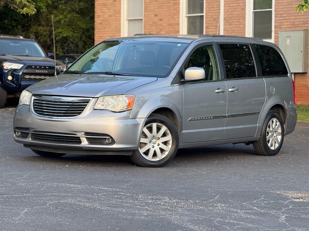 2014 Chrysler Town & Country Touring photo