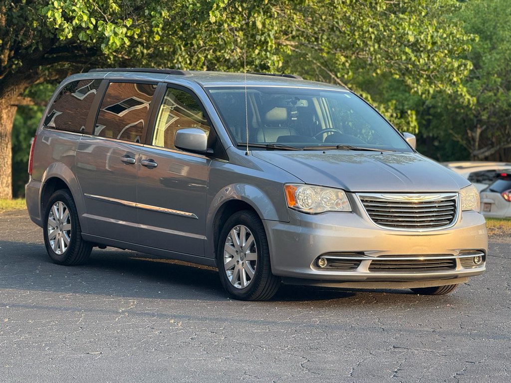 2014 Chrysler Town & Country Touring photo