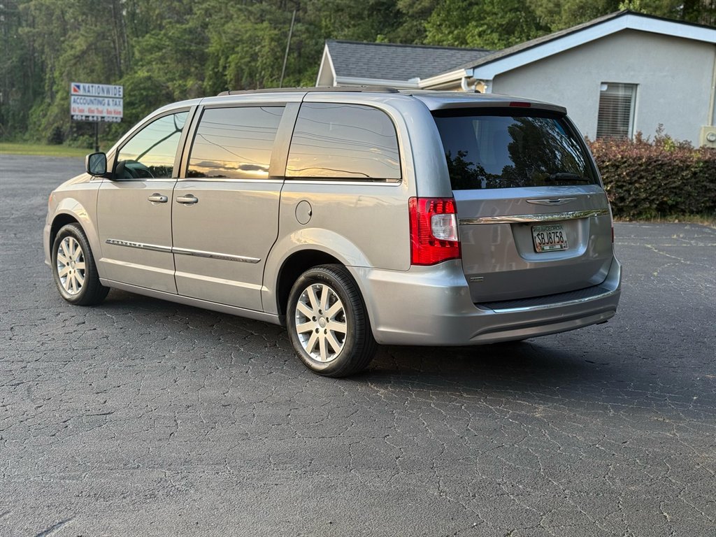 2014 Chrysler Town & Country Touring photo