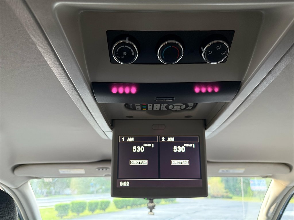 2014 Chrysler Town & Country Touring photo