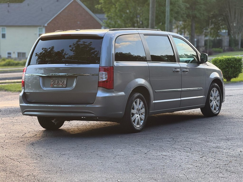 2014 Chrysler Town & Country Touring photo