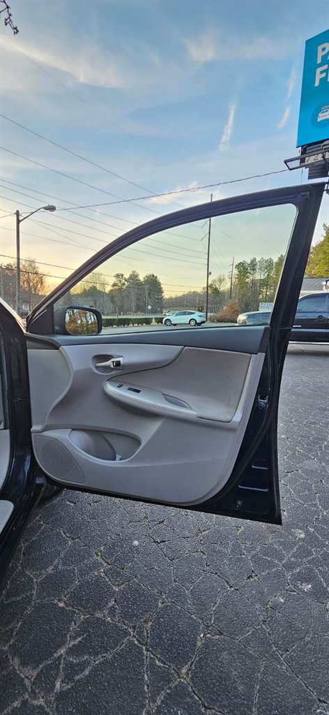 2011 Toyota Corolla photo