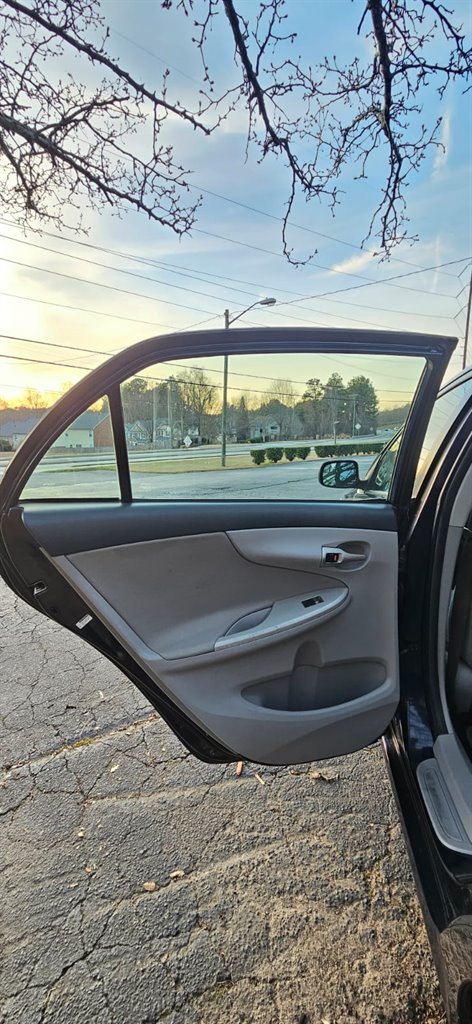 2011 Toyota Corolla photo