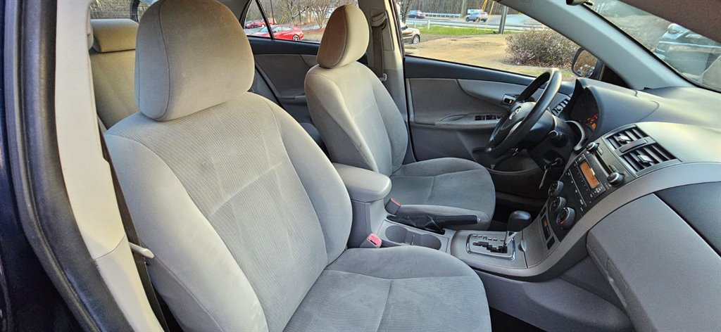 2011 Toyota Corolla photo