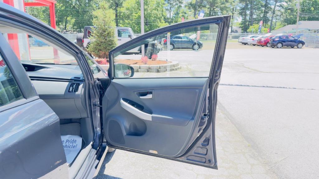 2010 Toyota Prius II photo