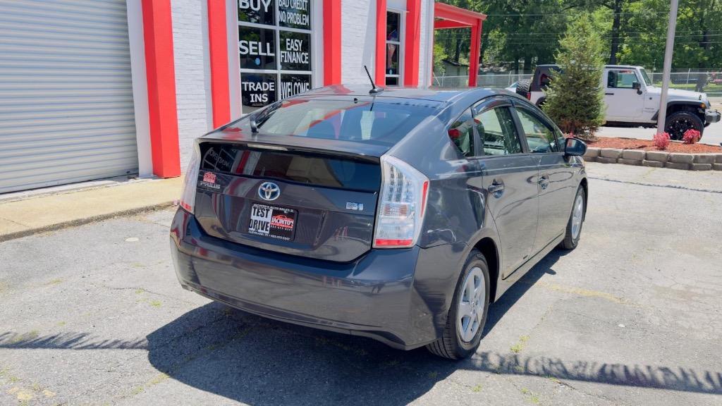 2010 Toyota Prius II photo