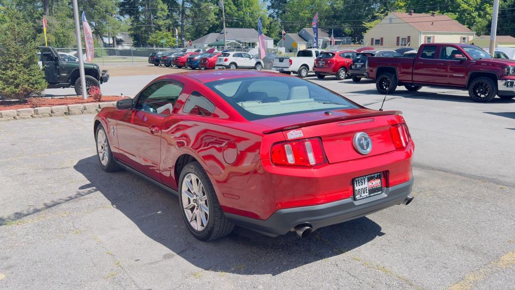 2011 Ford Mustang V6 Premium photo