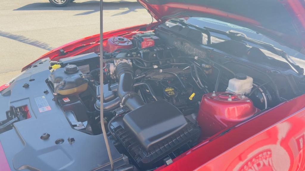 2011 Ford Mustang V6 Premium photo