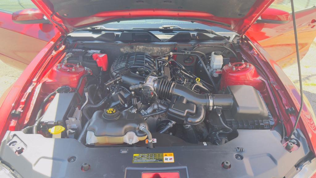 2011 Ford Mustang V6 Premium photo