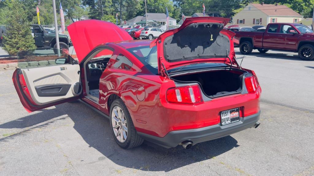 2011 Ford Mustang V6 Premium photo