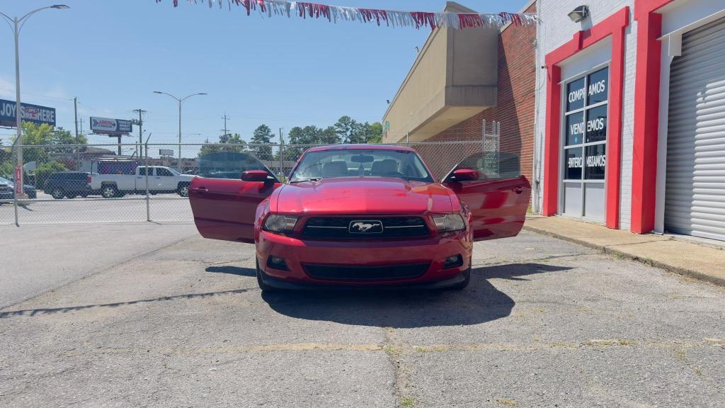 2011 Ford Mustang V6 Premium photo