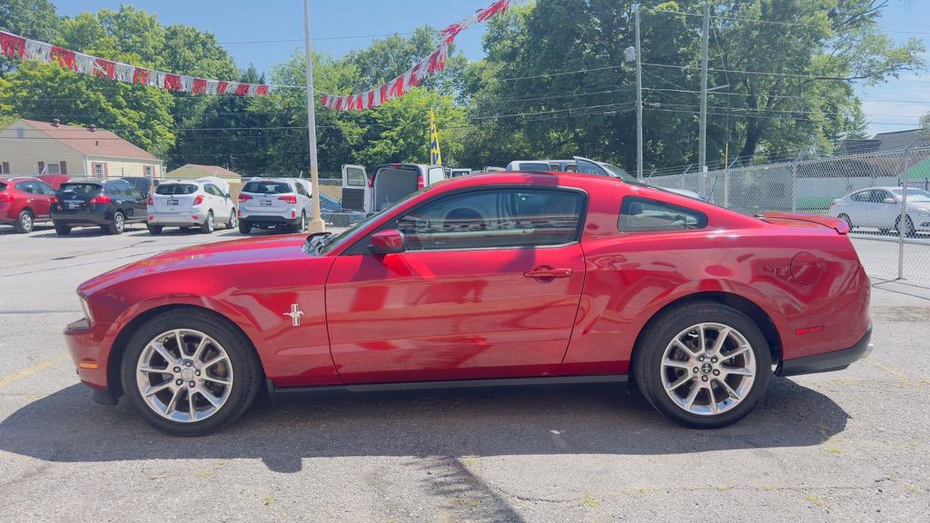 2011 Ford Mustang V6 Premium photo