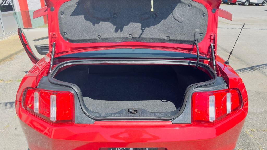 2011 Ford Mustang V6 Premium photo