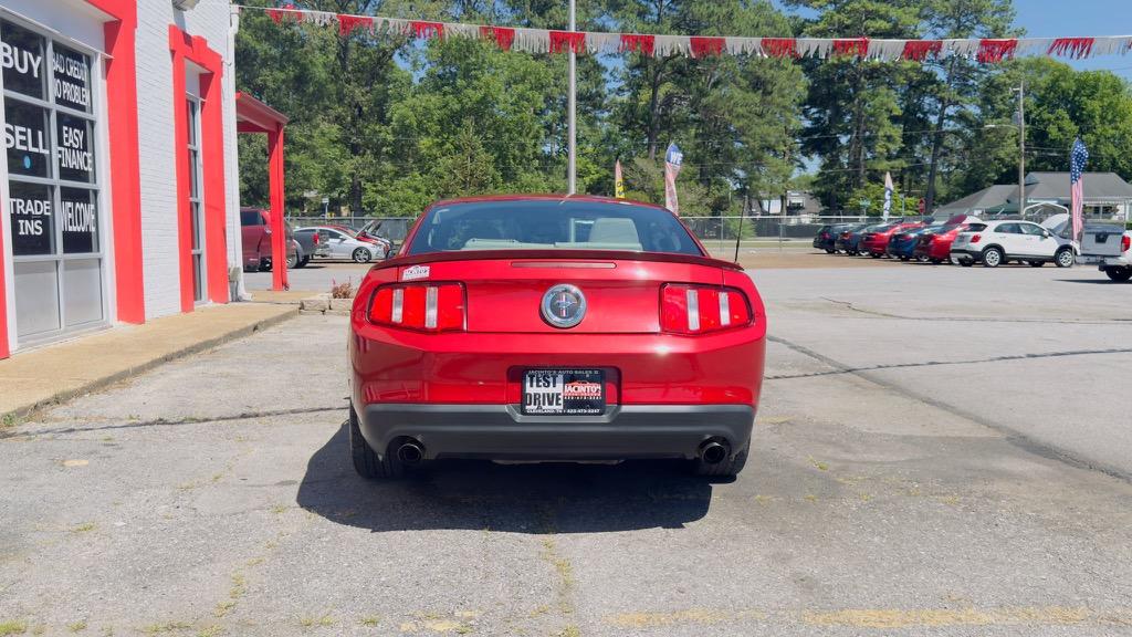 2011 Ford Mustang V6 Premium photo