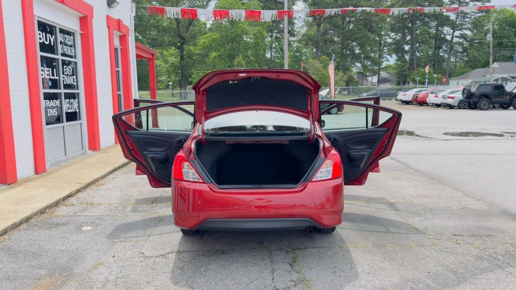 2019 Nissan Versa S photo