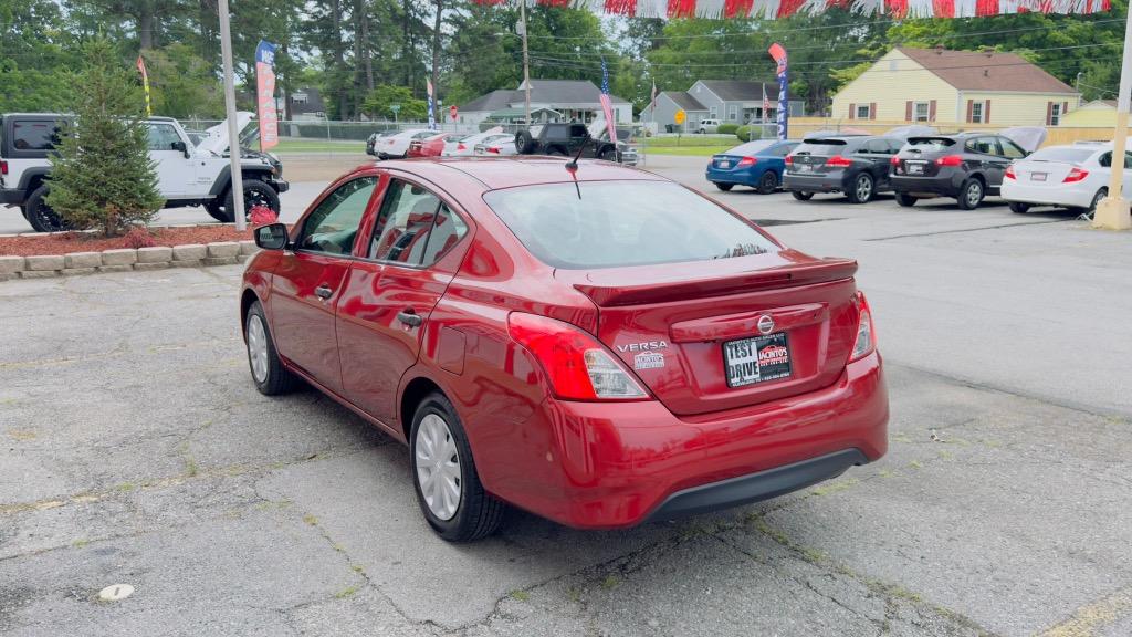 2019 Nissan Versa S photo
