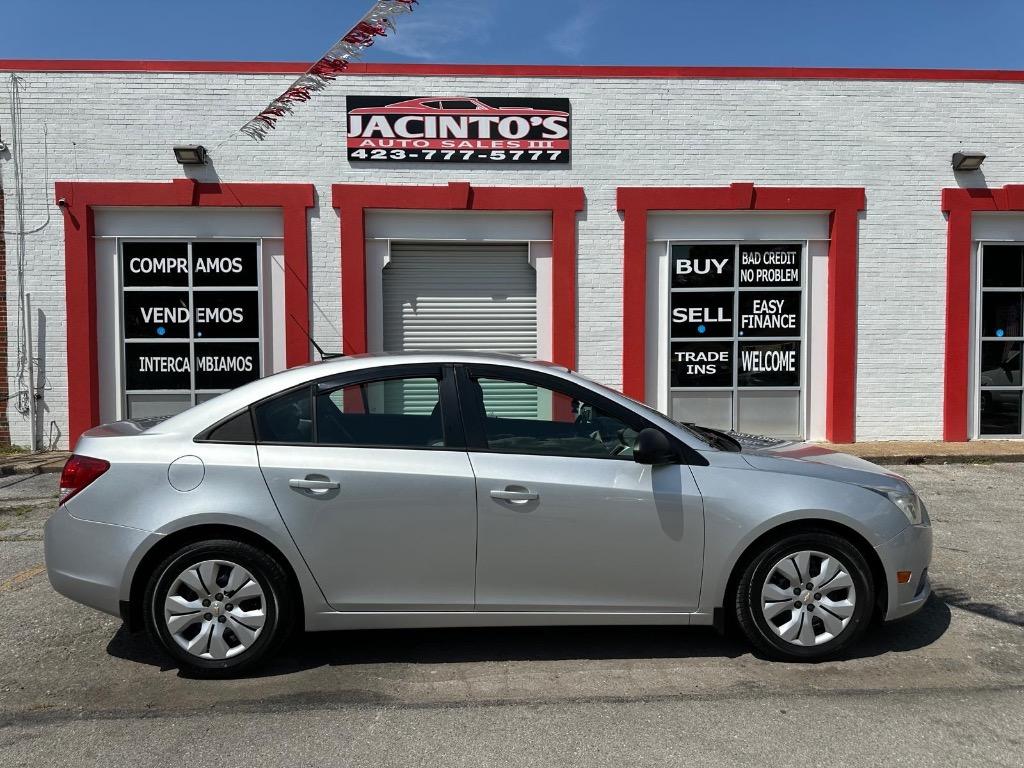 2013 Chevrolet Cruze LS Manual photo