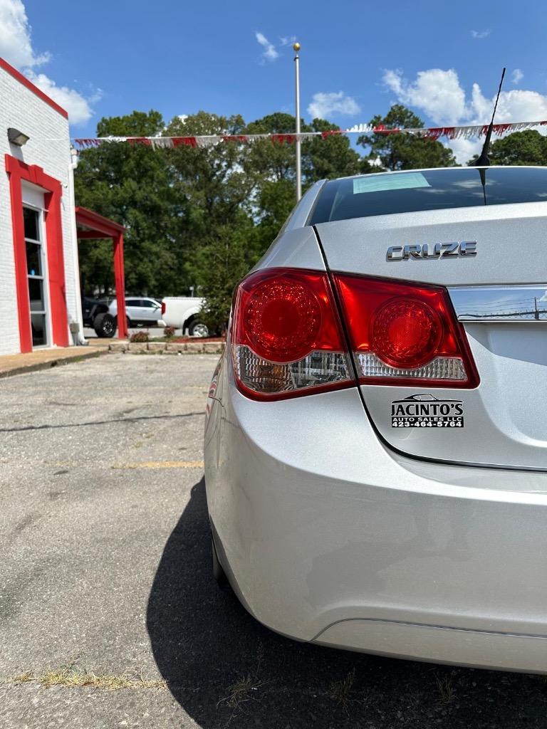 2013 Chevrolet Cruze LS Manual photo