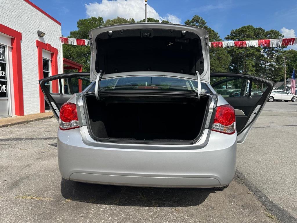 2013 Chevrolet Cruze LS Manual photo