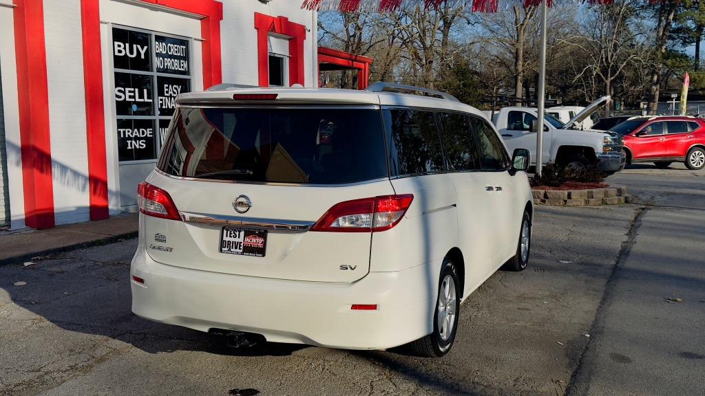 2015 Nissan Quest SV photo