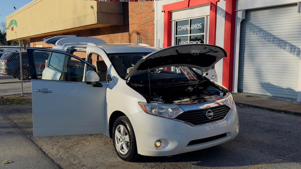 2015 Nissan Quest SV photo