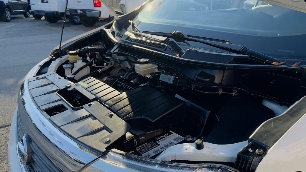 2015 Nissan Quest SV photo
