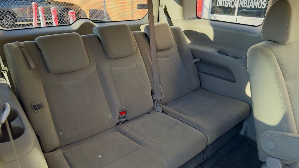 2015 Nissan Quest SV photo